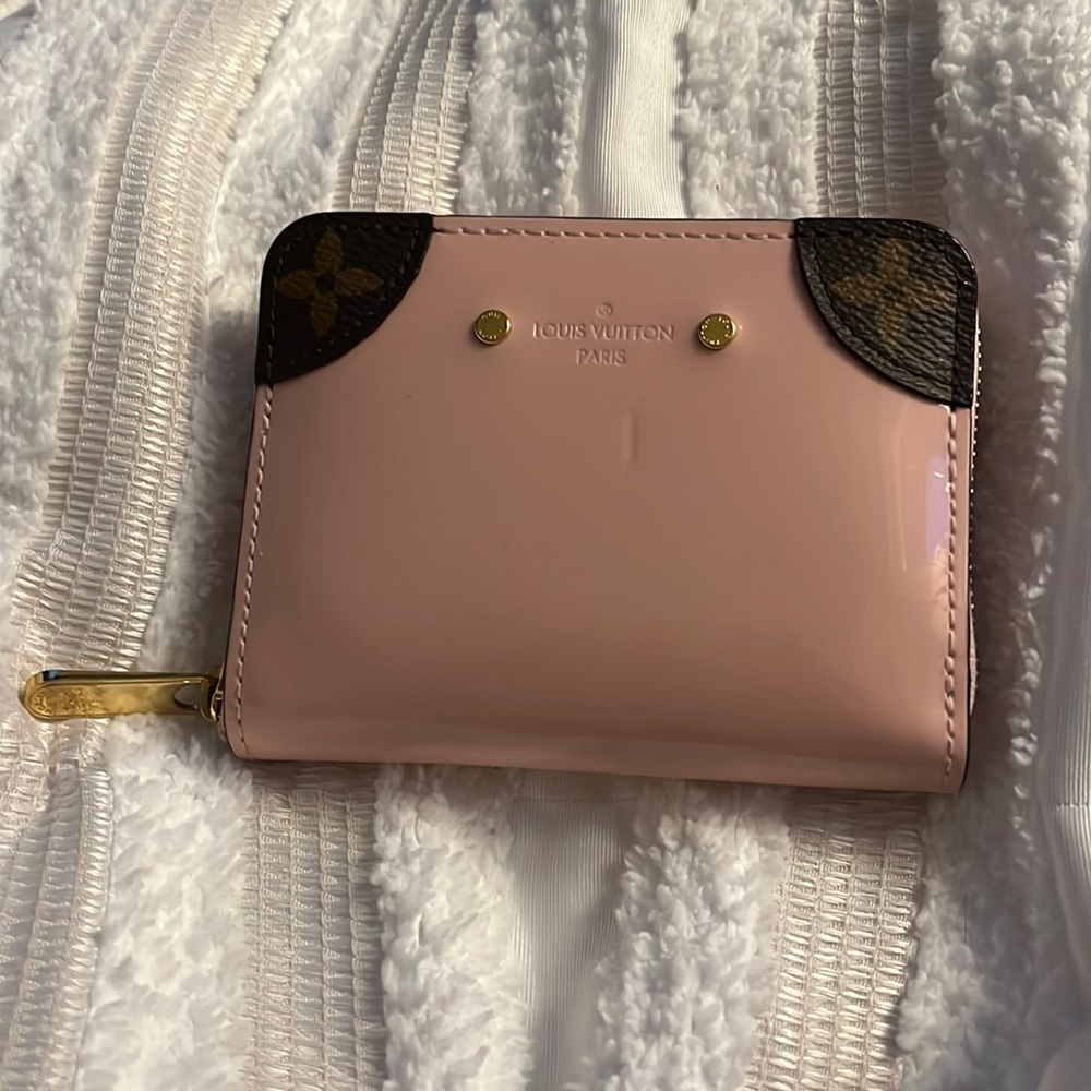 Louis Vuitton Zippy Wallet